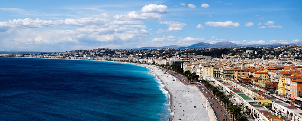 Investir à Nice proche de la plage niçoise avec un logement en location airbnb